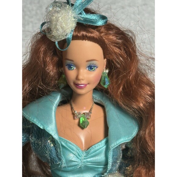 1994 Barbie EMERALD ELEGANCE Doll Special Edition 12323 - Picture 2 of 6